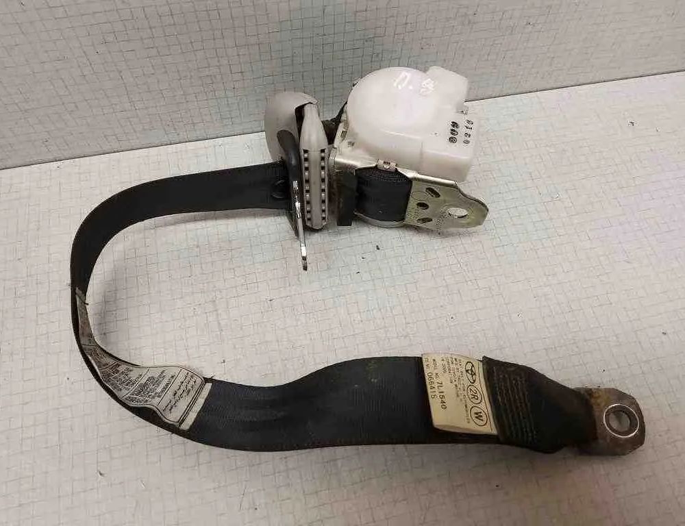 TOYOTA Corolla Verso 1 generation (2001-2009) Rear Right Seatbelt 7L1540 32543259