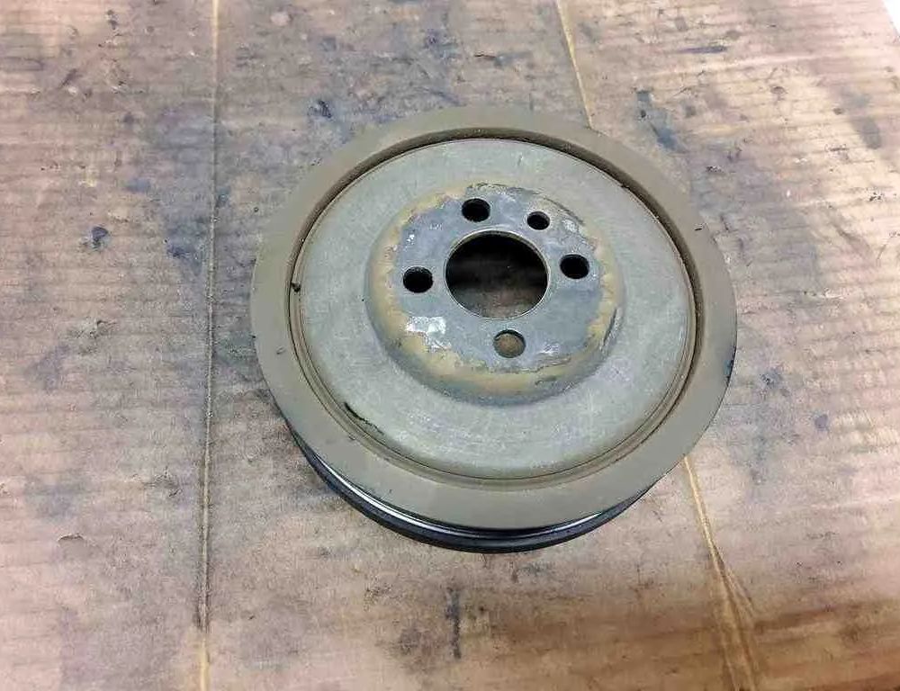 VOLKSWAGEN Transporter T5 (2003-2015) Kloķvārpstas skriemelis 32543732