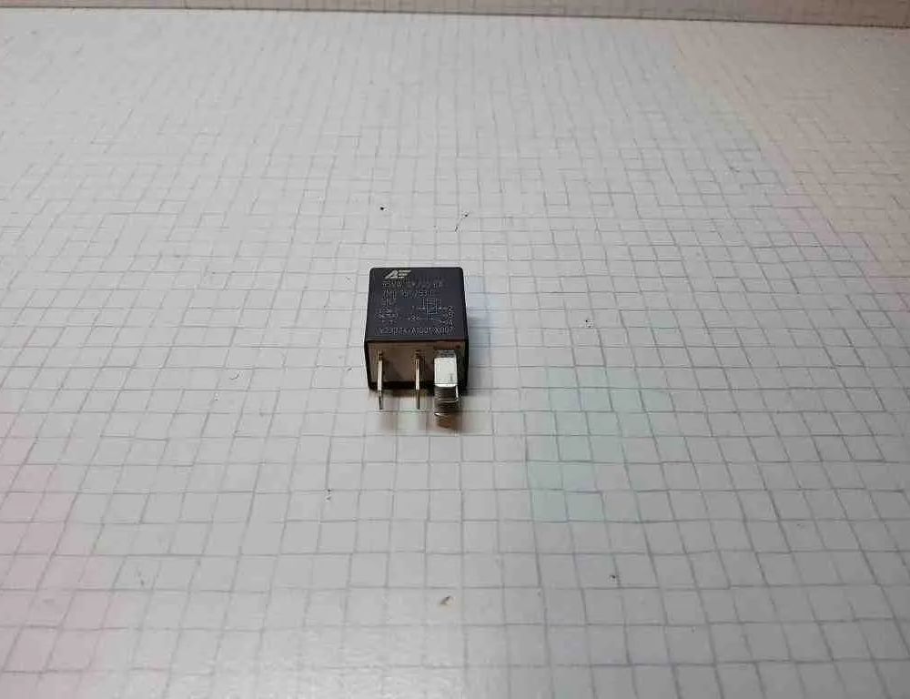 VOLKSWAGEN Passat B7 (2010-2015) Реле 7M0951253A 32545016