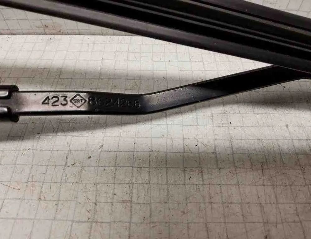 VOLVO S60 3 generation (2018-2023) Стеклоочистители спереди 8624266 32545085