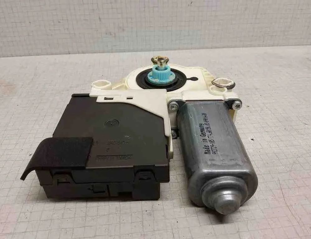 VOLKSWAGEN Passat B5 (1996-2005) Front Left Door Window Regulator Motor 1K0959793G,1K959701K 32545285
