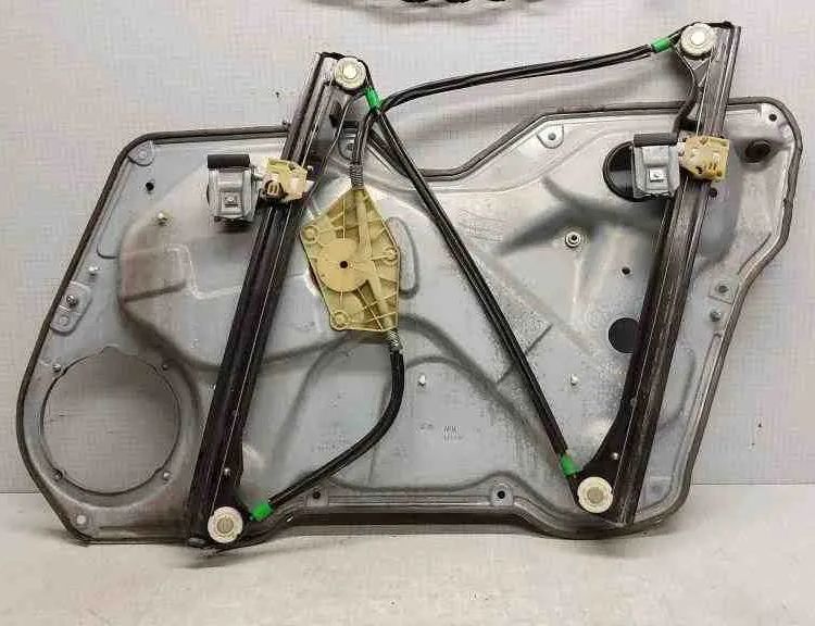 SEAT Leon 2 generation (2005-2012) Стеклоподъемник задней правой двери 1J0827417,1M0839756H,116080B,113892,R114006,49051M2840566 32554644