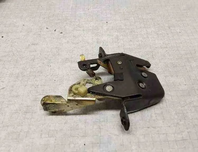 ROVER 25 1 generation (1999-2005) Aizmugurējā bagāžnieka slēdzene 32558766