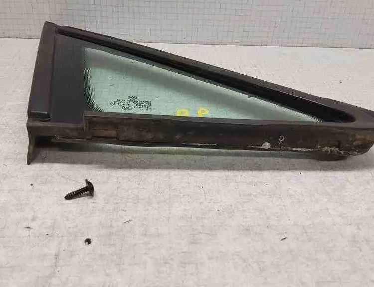 VOLKSWAGEN Caddy 3 generation (2004-2015) Переднеяя правая фортка E143R001057,E000184,2K0845412G 32558994