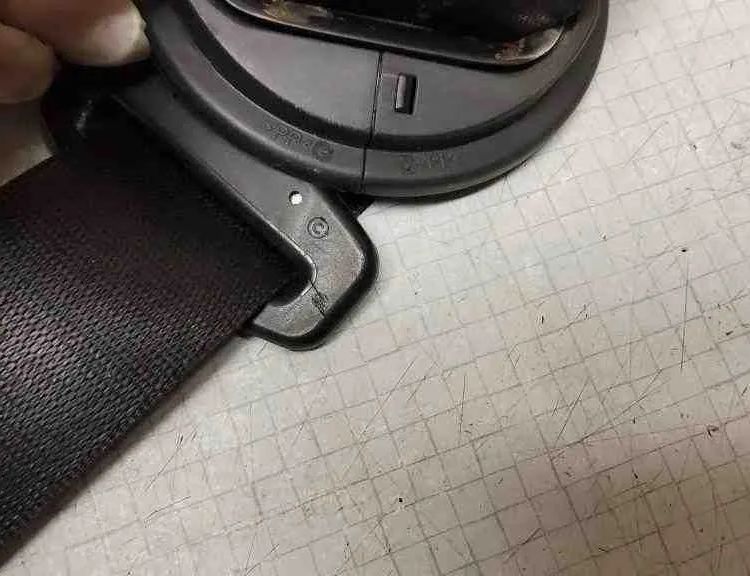 BMW X3 E83 (2003-2010) Ремень безопасности передний левый 33033481E,I000045,010605,GB141662003,330481991,330256555,33017492B,33032951,33028136 32559399