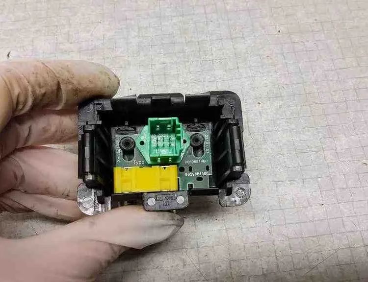 CITROËN C5 2 generation (2008-2017) Дополнительные соединители музыкального проигрывателя 9659681480,1801271X,9659681580 32560274