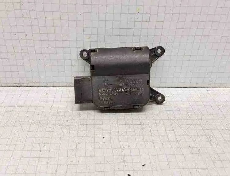 SKODA Octavia 2 generation (2004-2013) Клапаны управления внутренним подогревом 0132801340,983384K 32560974