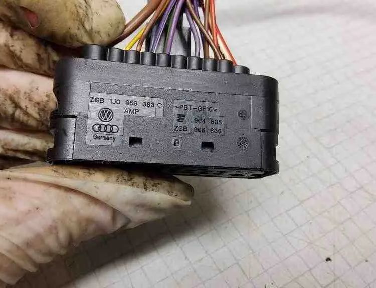 SKODA Octavia 2 generation (2004-2013) Aizmugurējo labo durvju elektroinstalācija 1Z0972726,1J0973714,1Z0161M,1Z0972724,966636,964805,3B0972712,1Z0971913,4D0972704,1J0959383 32561518