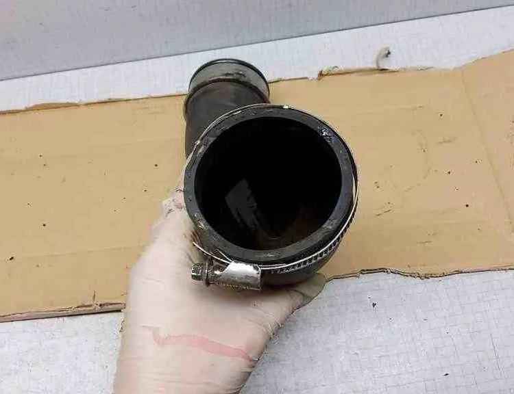 VOLKSWAGEN Transporter T5 (2003-2015) шланг радиатора интеркулера 7E0145941 32562949