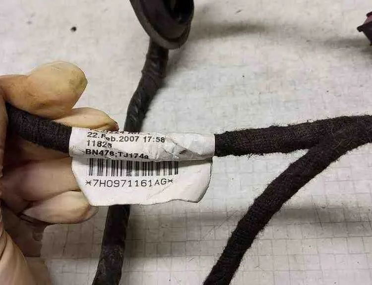 VOLKSWAGEN Transporter T5 (2003-2015) Priekšējo kreiso durvju elektroinstalācija 1J0972704,7H097111,1J0973714,8E0971980,8E0973754B,6Q0959381,6Q0959383,7H0971905,600971633 32563616