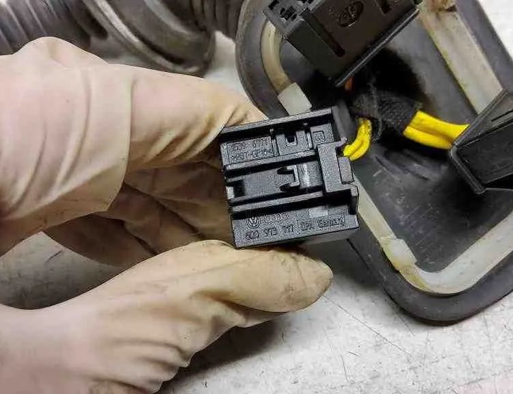 VOLKSWAGEN Touareg 1 generation (2002-2010) Priekšējo labo durvju elektroinstalācija 1J0972704,6Q0972705,7L6971120,1J0973332,7L0971905,6Q0973717,3B0972712,6Q0972704,992576103,8Z0972701 32563999