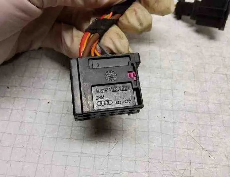 VOLKSWAGEN Touareg 1 generation (2002-2010) Priekšējo labo durvju elektroinstalācija 1J0972704,6Q0972705,7L6971120,1J0973332,7L0971905,6Q0973717,3B0972712,6Q0972704,992576103,8Z0972701 32563999