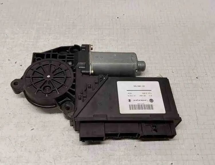 VOLKSWAGEN Touareg 1 generation (2002-2010) Priekšējo kreiso durvju logu pacēlāja motorīts 3D1959793,0130821764,7L0959701 32564092