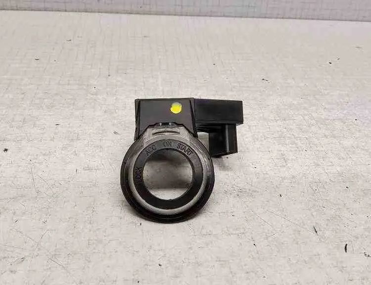 TOYOTA Avensis 2 generation (2002-2009) Ignition Lock 736661A,8978305010 32564525