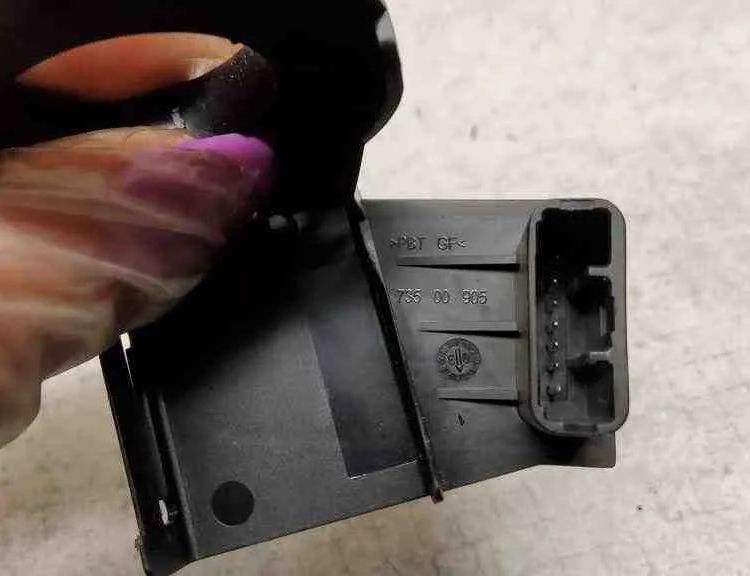 TOYOTA Avensis 2 generation (2002-2009) Ignition Lock 736661A,8978305010 32564525