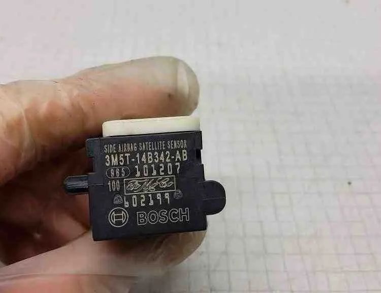 FORD Mondeo 4 generation (2007-2015) Labās puses sānu trieciena sensors 3M5T14B342AB 32565453