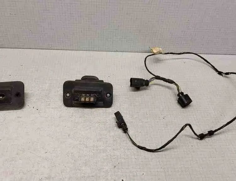 VOLKSWAGEN Caddy 3 generation (2004-2015) Durvju kontaktu savienotājs 10400167310,1J0973803,2K5907438,3B0973813,1J0973713,10017290,2K5907496,22400167510 32565474