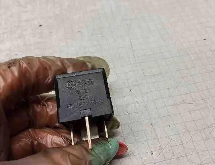 VOLKSWAGEN Transporter T5 (2003-2015) Relays 7M0951253A,1184C2 32566280