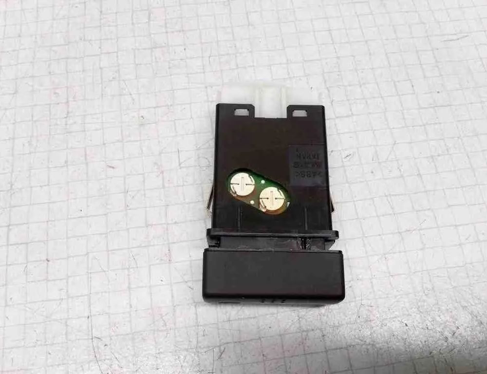 NISSAN Almera N16 (2000-2006) Air circulation switch 32621851