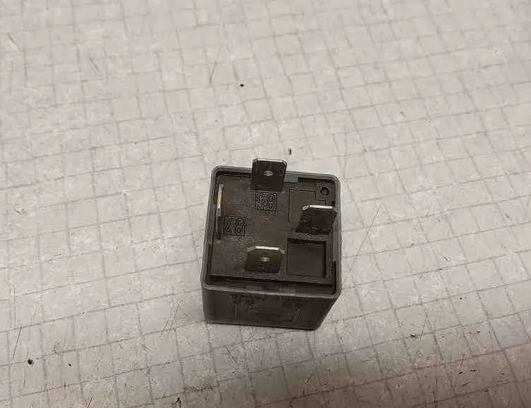 VOLKSWAGEN Passat B7 (2010-2015) Реле 8D0951253A 32628562