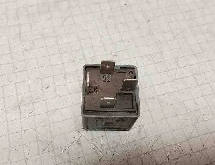 VOLKSWAGEN Passat B7 (2010-2015) Relejs 8D0951253A 32628564