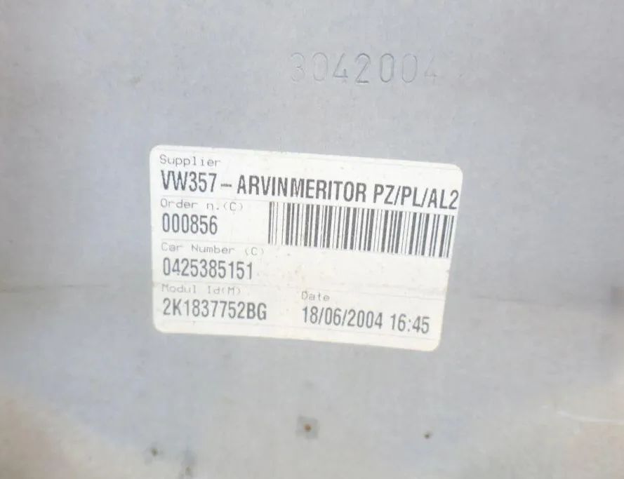 VOLKSWAGEN Caddy 3 generation (2004-2015) Priekšējo kreiso durvju logu pacēlājs 32884349