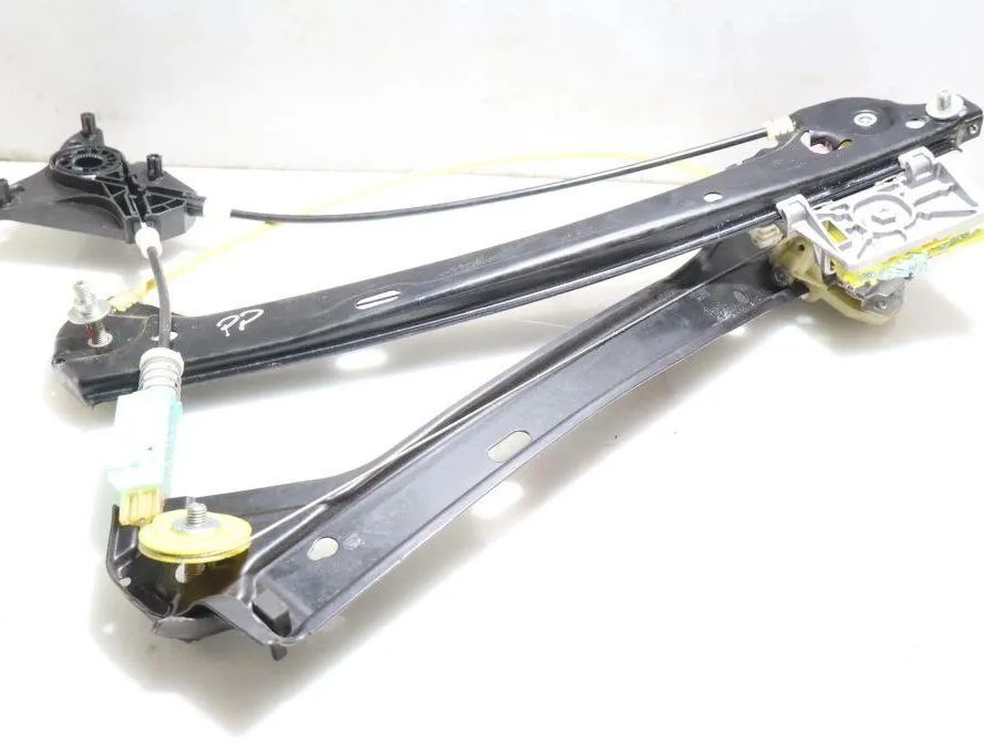 MERCEDES-BENZ CLA-Class C118 (2019-2023) Front Left Door Window Regulator 32889406