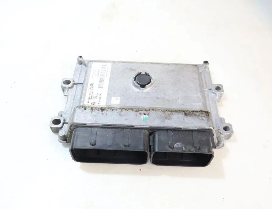 PEUGEOT 208 Peugeot 208 (2012-2015) Engine Control Unit ECU 32898300