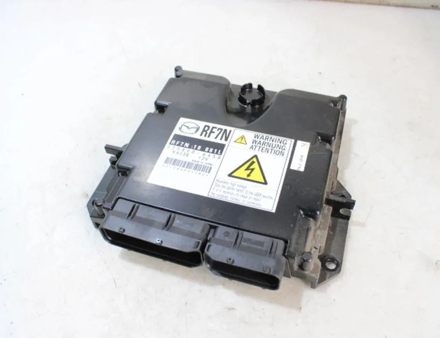 MAZDA 5 1 generation (2005-2010) Блок управления двигателем 32899018