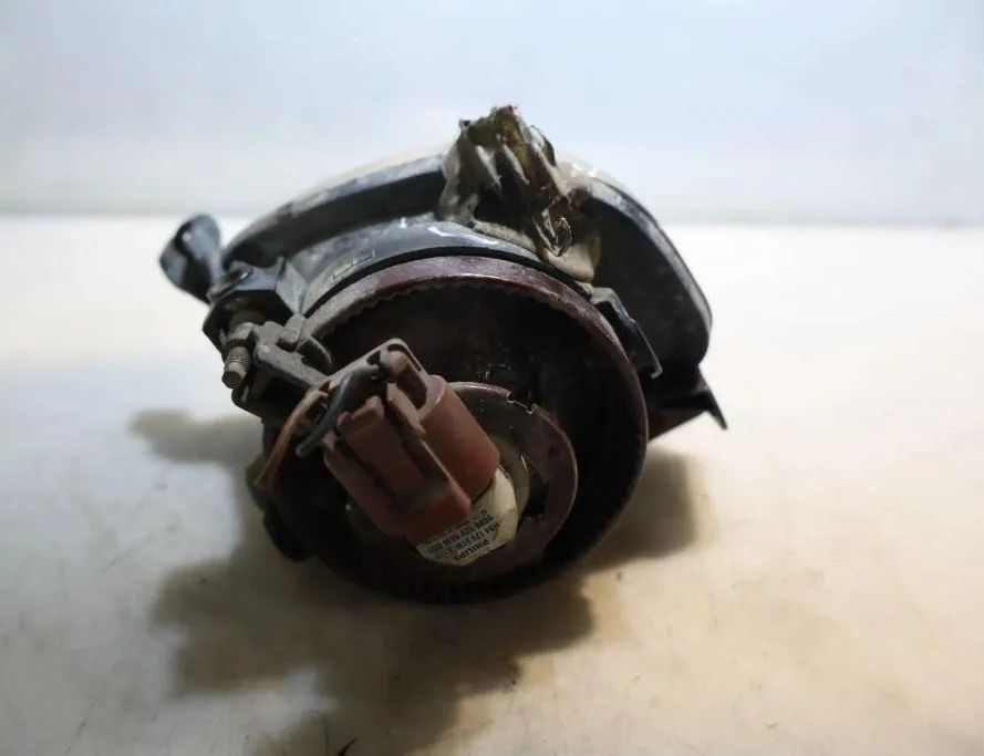 TOYOTA Avensis 2 generation (2002-2009) Противотуманка бампера передняя правая 32900189