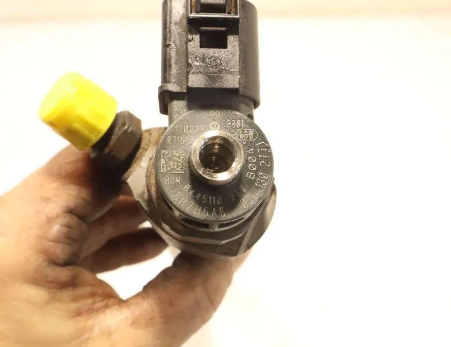 AUDI A4 B8/8K (2011-2016) Форсунка 8RZH626 32907384