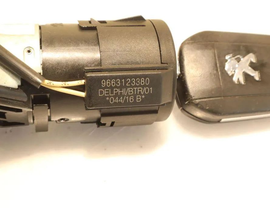 PEUGEOT 308 T9 (2013-2021) Ignition Lock 32910281