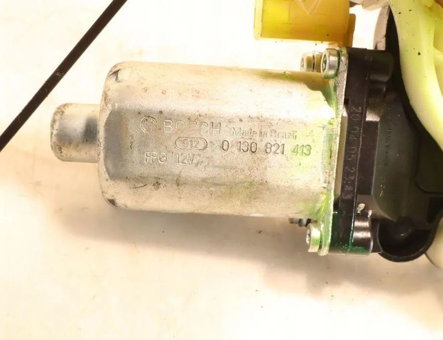 VOLKSWAGEN Fox 2 generation (2003-2009) Priekšējo kreiso durvju logu pacēlājs 0130821413 32913554