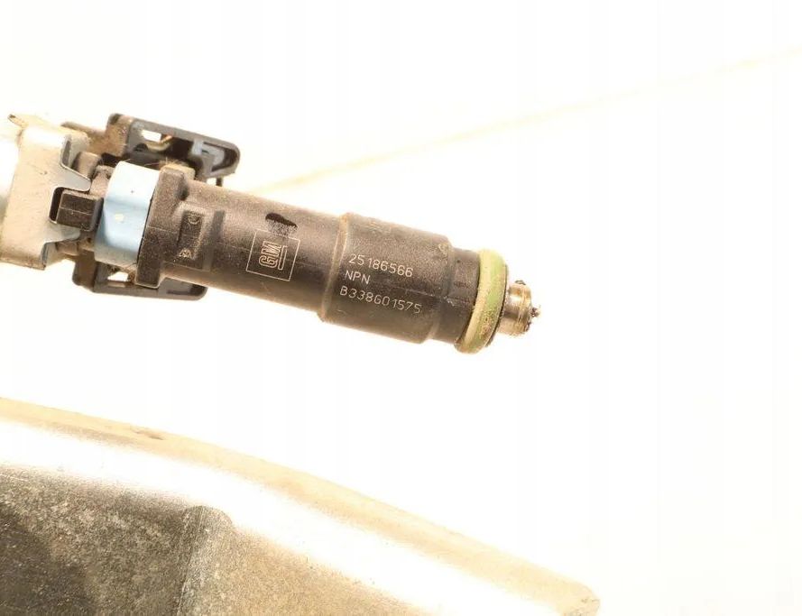 CHEVROLET Spark 3 generation (2010-2023) Fuel Rail 25186566 32914206