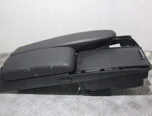 MERCEDES-BENZ C-Class W204/S204/C204 (2004-2015) Подлокотник 32917953