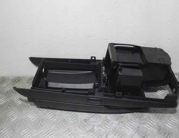 MERCEDES-BENZ C-Class W204/S204/C204 (2004-2015) Подлокотник 32917953