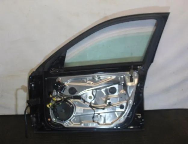 MERCEDES-BENZ C-Class W204/S204/C204 (2004-2015) Front Right Door 32921342