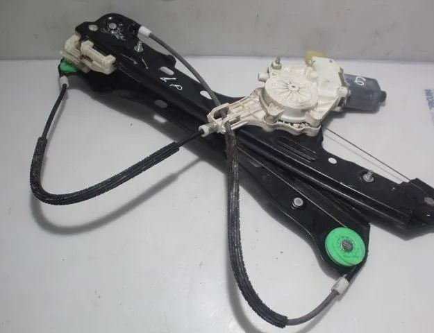 BMW 1 Series E81/E82/E87/E88 (2004-2013) Priekšējo kreiso durvju logu pacēlājs 7067795S 32922244