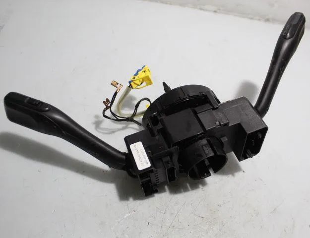 VOLKSWAGEN Gol G4 (2005-2010) Подрулевой переключатель 8L0953513 32923954