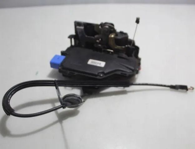 VOLKSWAGEN Touran 1 generation (2003-2015) Замок двери передний правый 32925514