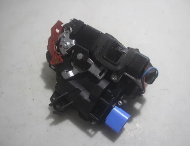 SKODA Roomster 5J (2010-2015) Priekšējo labo durvju slēdzene 32927701