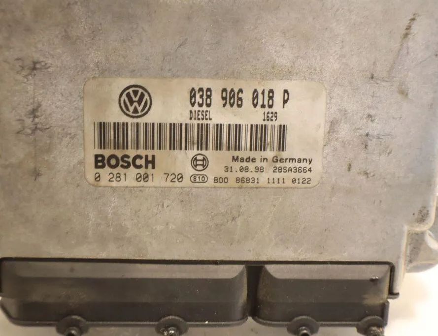 VOLKSWAGEN Passat B7 (2010-2015) Блок управления двигателем 0281001720 32942265