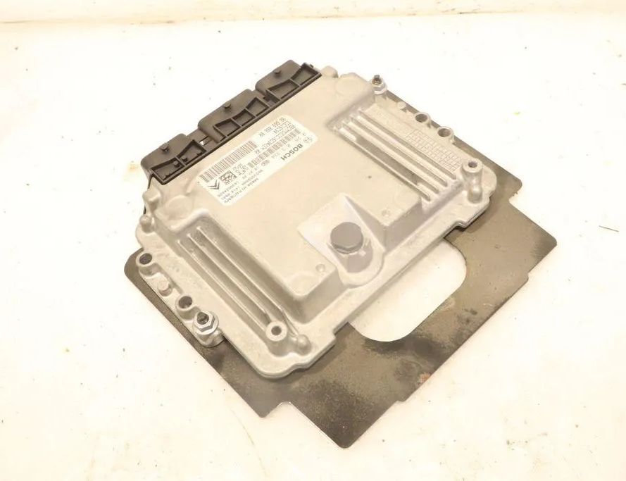 CITROËN C4 Picasso 1 generation (2006-2013) Блок управления двигателем 0281013334 32946038