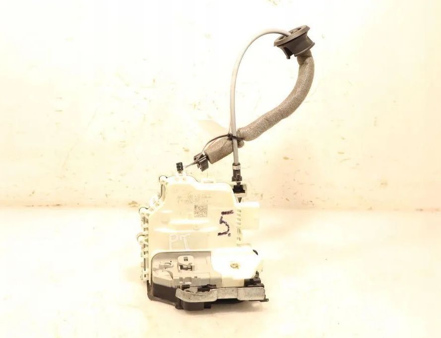 AUDI Q5 8R (2008-2017) Aizmugurējo kreiso durvju slēdzene 32946576