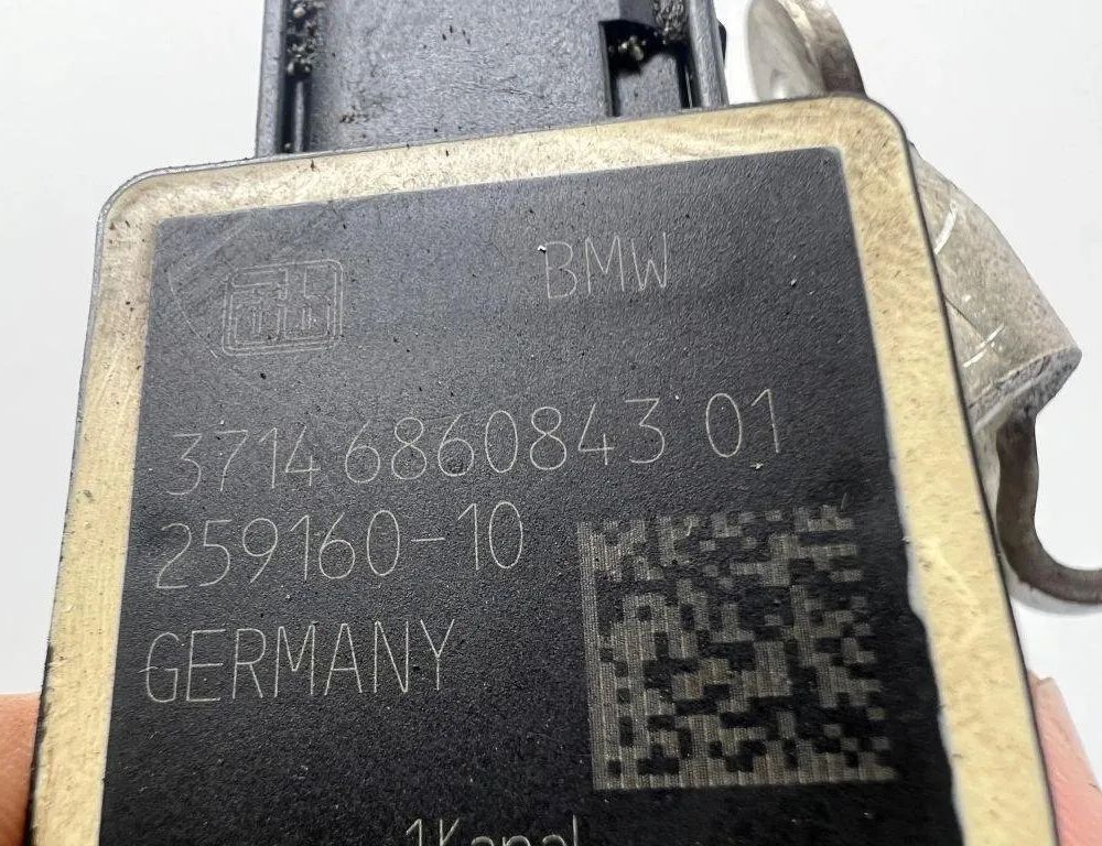 BMW 7 Series F01/F02 (2008-2015) Priekšējais labais līmeņa sensors 6860843 31893434