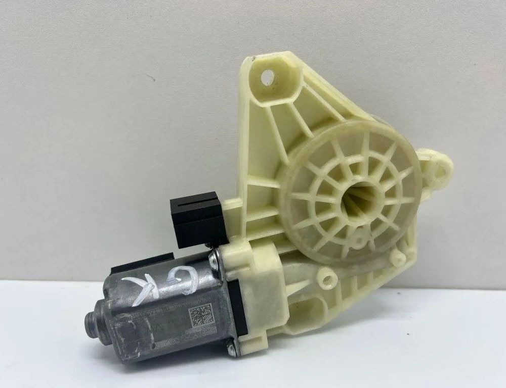 VOLKSWAGEN Passat B8 (2014-2023) Aizmugurējo kreiso durvju loga pacēlāja motorīts SVM40305,5Q4959802D 31894861