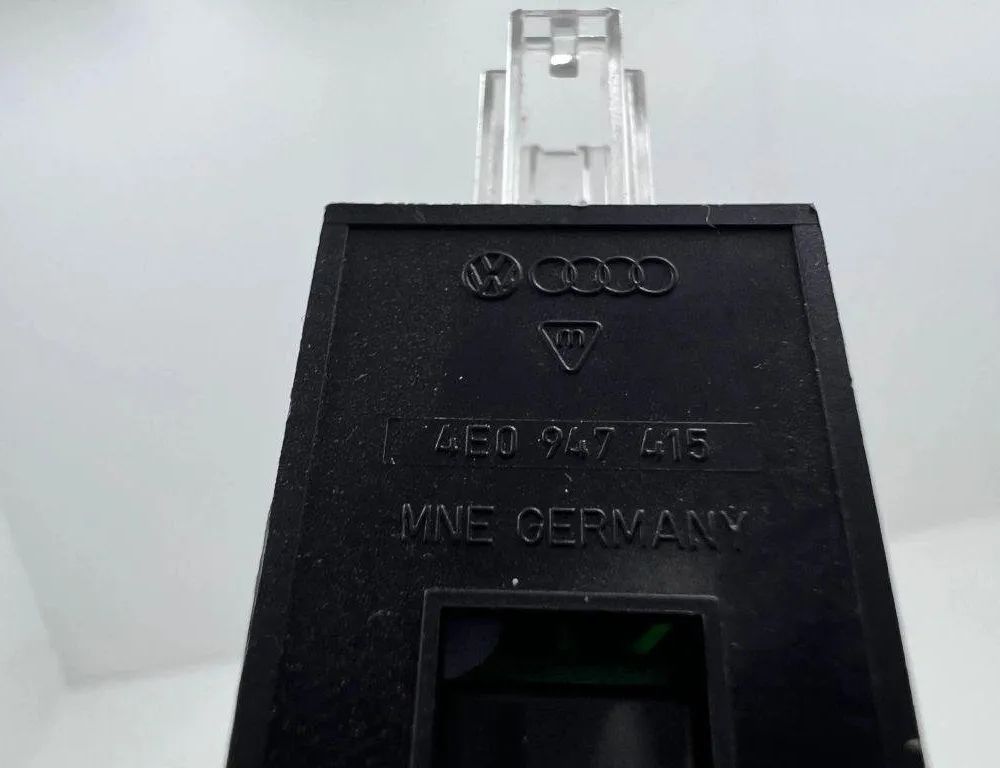 AUDI A7 C7/4G (2010-2020) Освещение салона 4E0947415 31895280