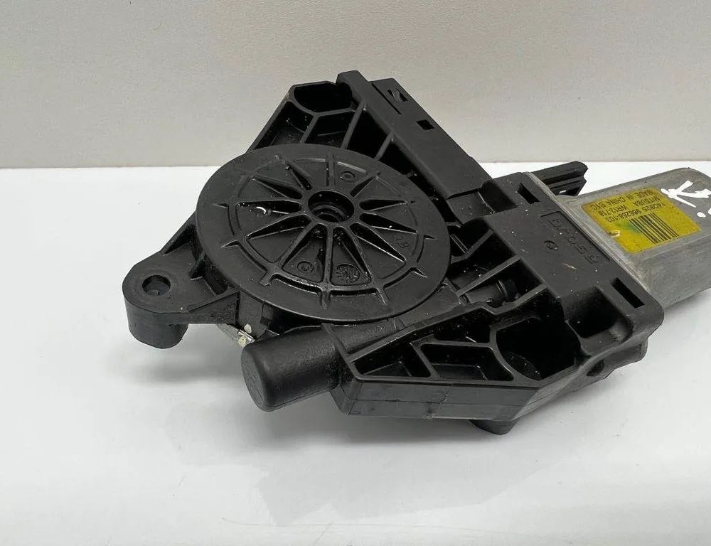 VOLVO V40 Cross Country 1 generation (2012-2020) Front Left Door Window Regulator Motor WR12718,966268103 31995857