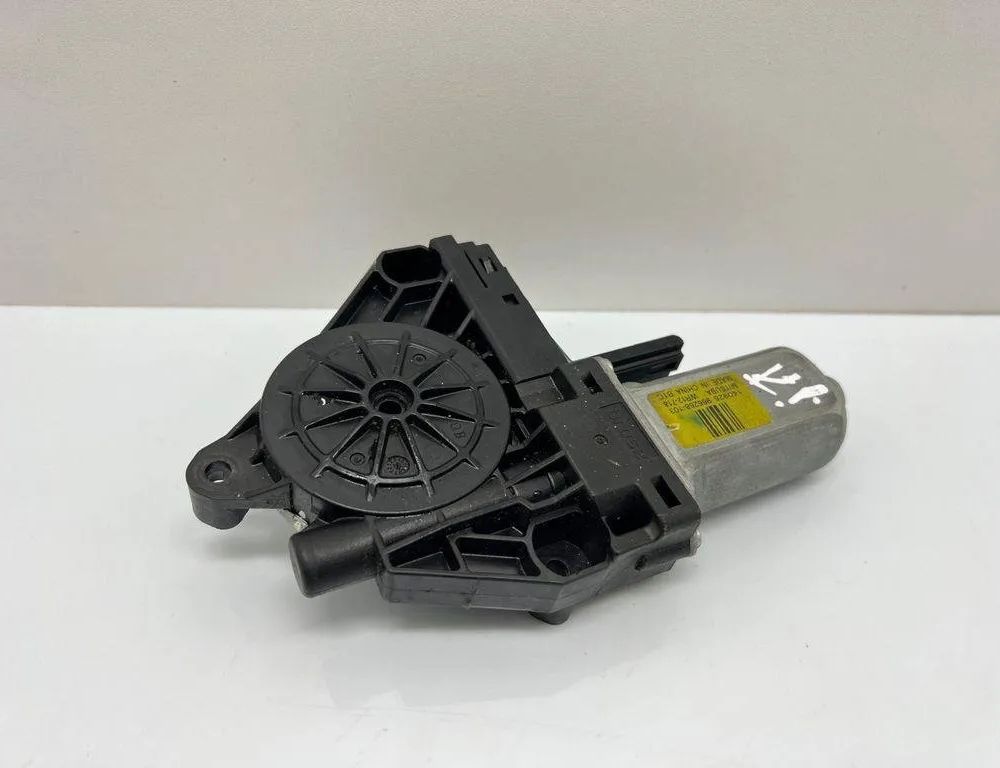 VOLVO V40 Cross Country 1 generation (2012-2020) Front Left Door Window Regulator Motor WR12718,966268103 31995857