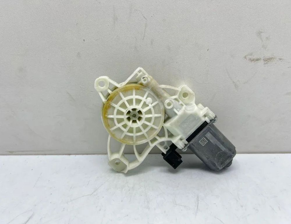 MERCEDES-BENZ C-Class W205/S205/C205 (2014-2023) Маторчик стеклоподъемника передней левой двери A0009065806 31997682